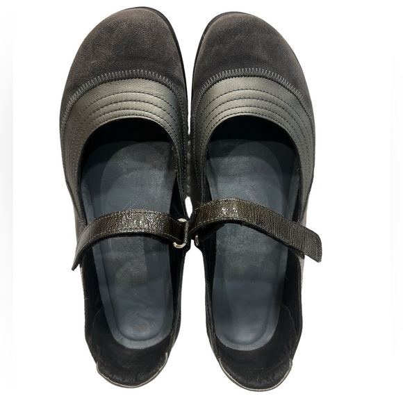 Naot Kirei Suede silver gray Mary Jane Loafer Shoes 40 EU 9 lUS - Picture 3 of 10